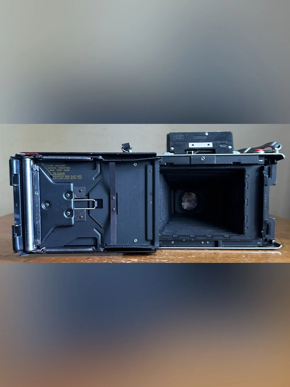 Vintage Polaroid Automatic 250 Land Camera Kit w/ Flash & Case